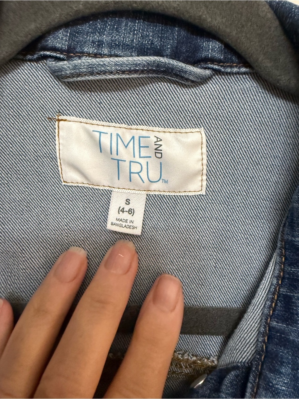 Classic Denim Jacket - Picture 7 of 8